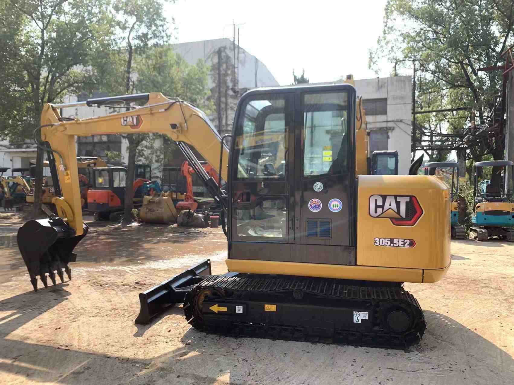 Japon Excavateur CAT d'occasion à vendre Used 305.5E2 Machinery Jindongyu