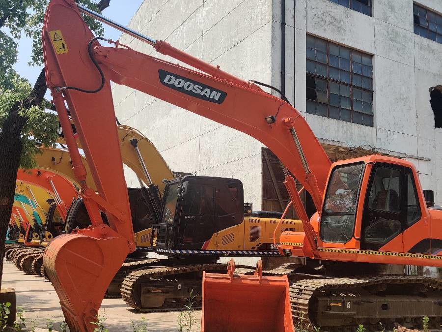 Corée Excavateur Doosan d'occasion à vendre Machinerie DH220LC Jindongyu de seconde main