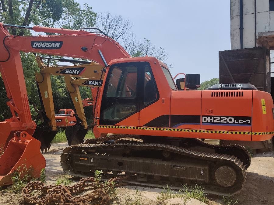 Corée Excavateur Doosan d'occasion à vendre Machinerie DH220LC Jindongyu de seconde main