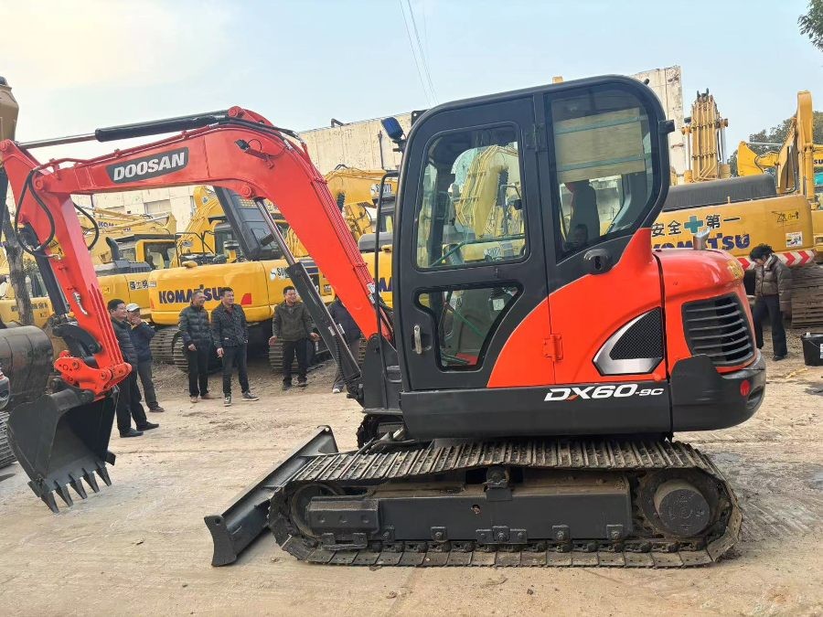 Corée Excavateur Doosan d'occasion à vendre Machinerie Jindongyu DX60 d'occasion