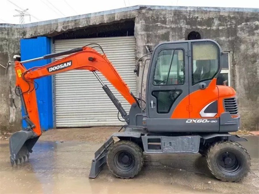 Corée Excavateur Doosan d'occasion à vendre DX60W-9C machines Jindongyu d'occasion