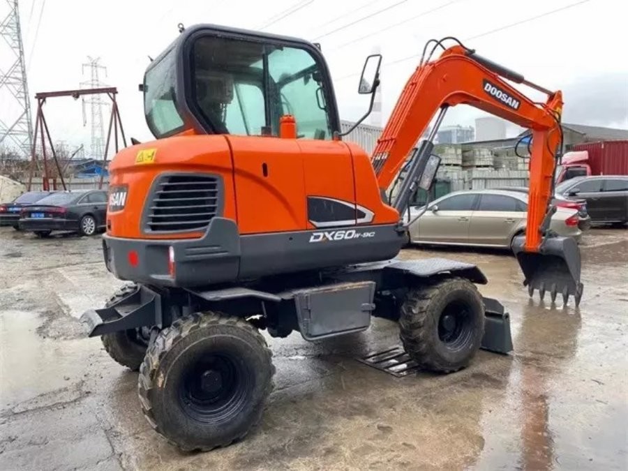 Corée Excavateur Doosan d'occasion à vendre DX60W-9C machines Jindongyu d'occasion
