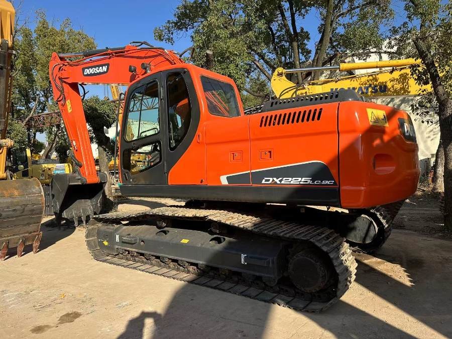 Corée Excavatrice utilisée Doosan à vendre DX225LC-9C Machinery Jindongyu d'occasion