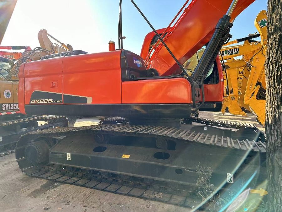 Corée Excavatrice utilisée Doosan à vendre DX225LC-9C Machinery Jindongyu d'occasion