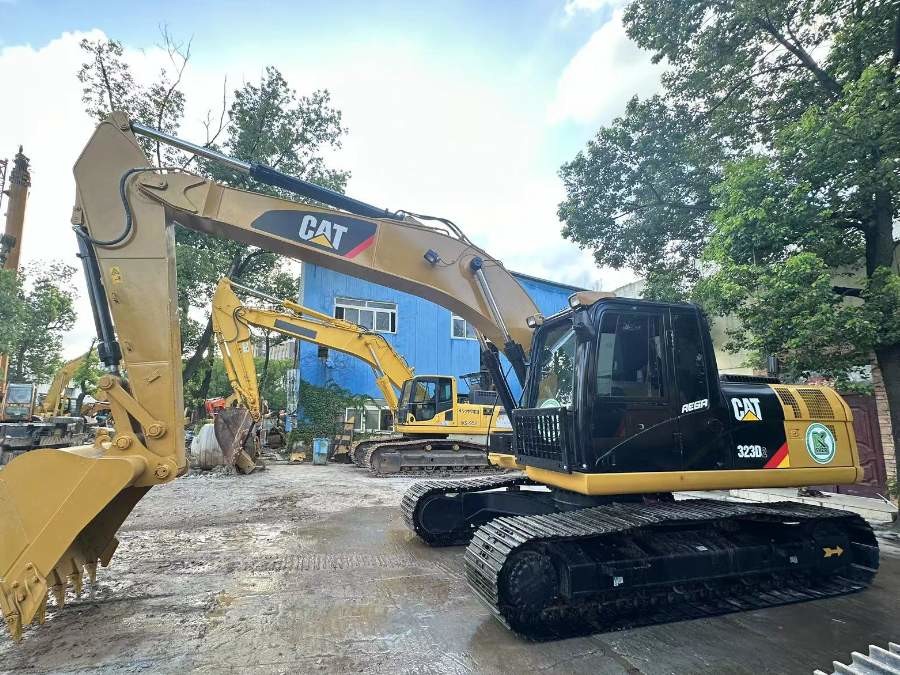 Japon Excavateur CAT d'occasion à vendre 323D2 Machinerie Jindongyu