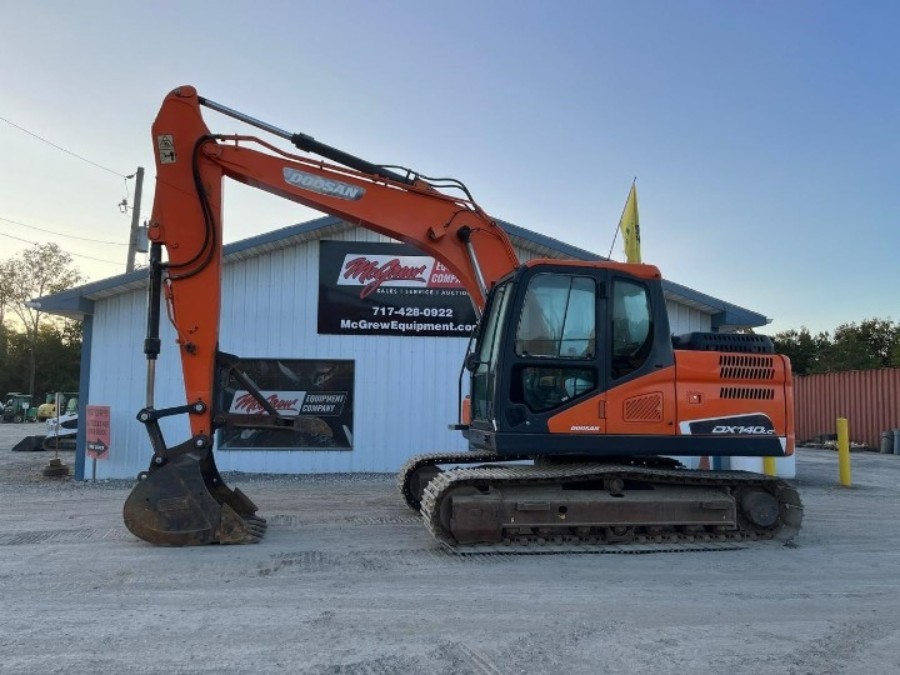 Corée Excavateur Doosan d'occasion à vendre DX140LC Machinerie Jindongyu